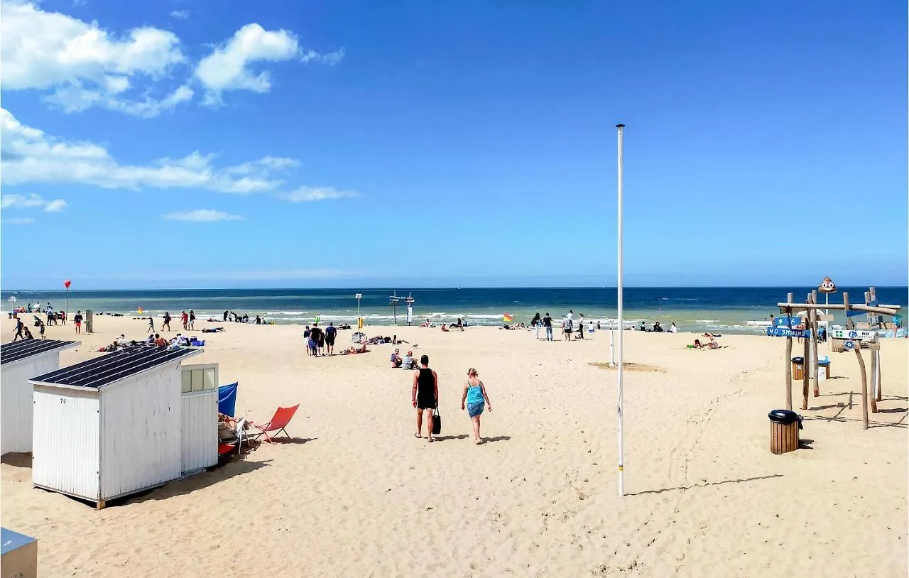 Awesome Apartment In Oostende With Outdoor Swimming Pool, Wifi And 2 Bedrooms 0*, أوستيند