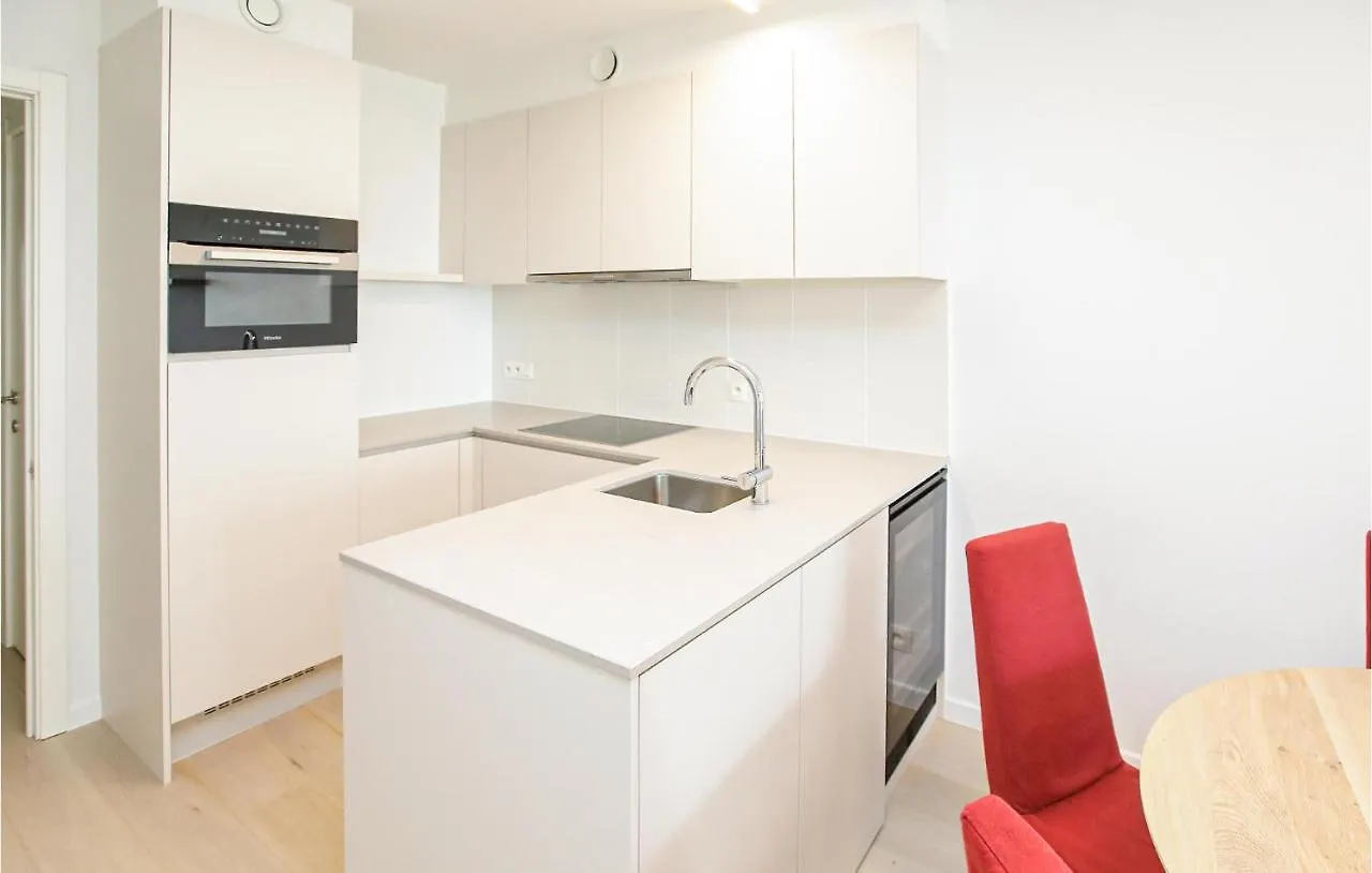 Awesome Apartment In Oostende With Outdoor Swimming Pool, Wifi And 2 Bedrooms بلجيكا